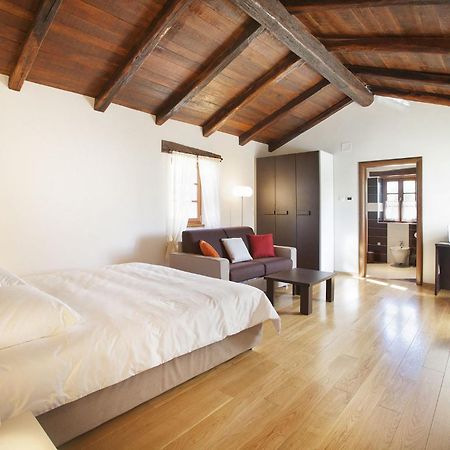 Villa Poropati, Groznjan, Istria - Luxury Countryside Estate For Up To 19 Persons - Large Pool Of 80M2 With Kids Section Екстериор снимка