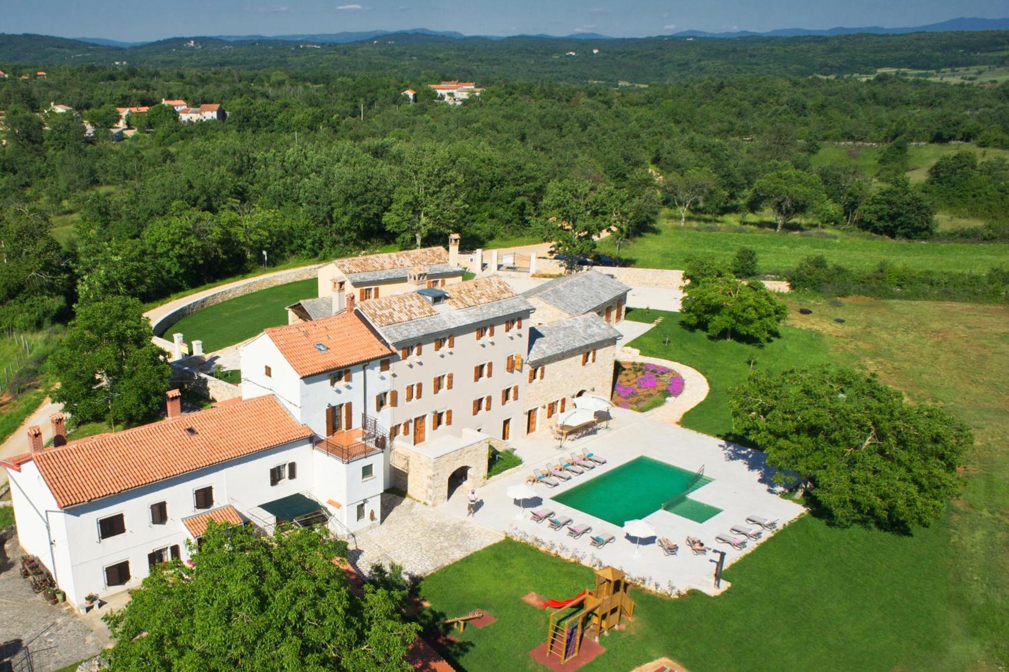 Villa Poropati, Groznjan, Istria - Luxury Countryside Estate For Up To 19 Persons - Large Pool Of 80M2 With Kids Section Екстериор снимка