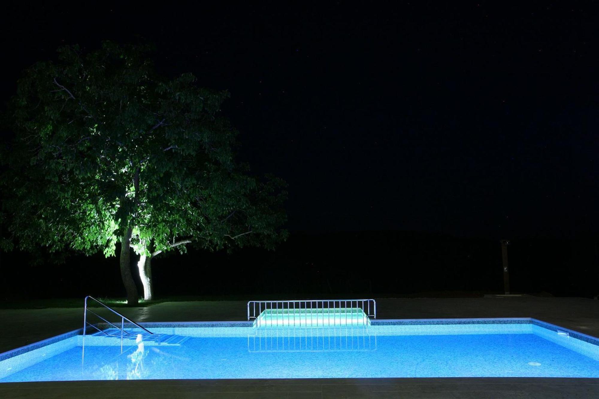 Villa Poropati, Groznjan, Istria - Luxury Countryside Estate For Up To 19 Persons - Large Pool Of 80M2 With Kids Section Екстериор снимка