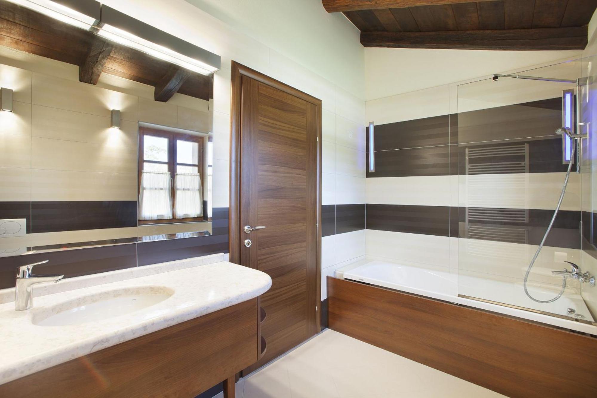 Villa Poropati, Groznjan, Istria - Luxury Countryside Estate For Up To 19 Persons - Large Pool Of 80M2 With Kids Section Екстериор снимка