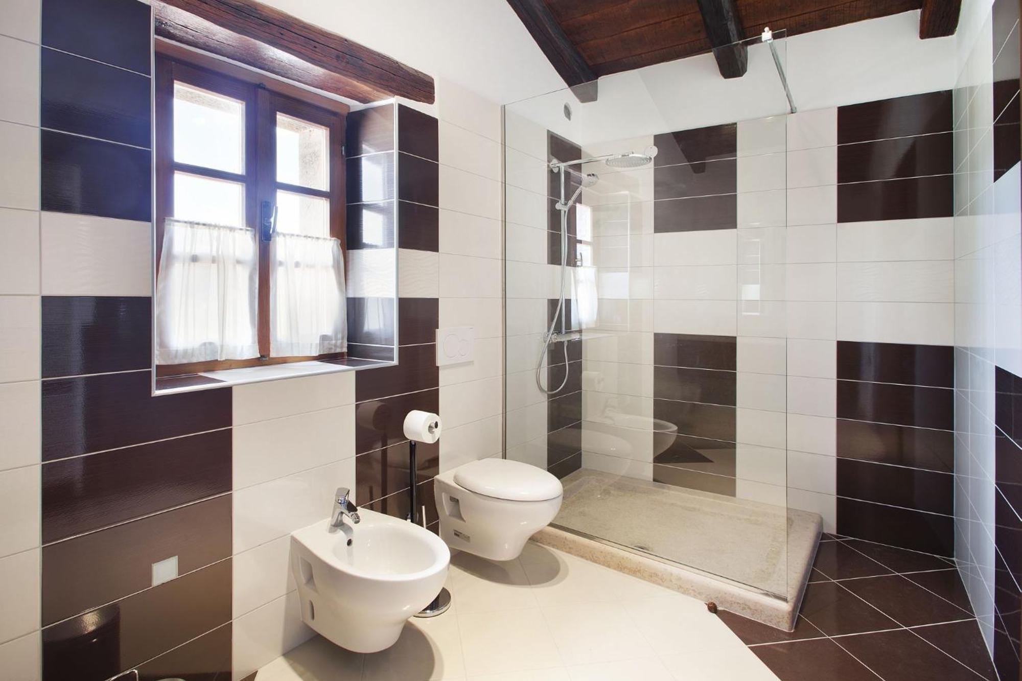 Villa Poropati, Groznjan, Istria - Luxury Countryside Estate For Up To 19 Persons - Large Pool Of 80M2 With Kids Section Екстериор снимка