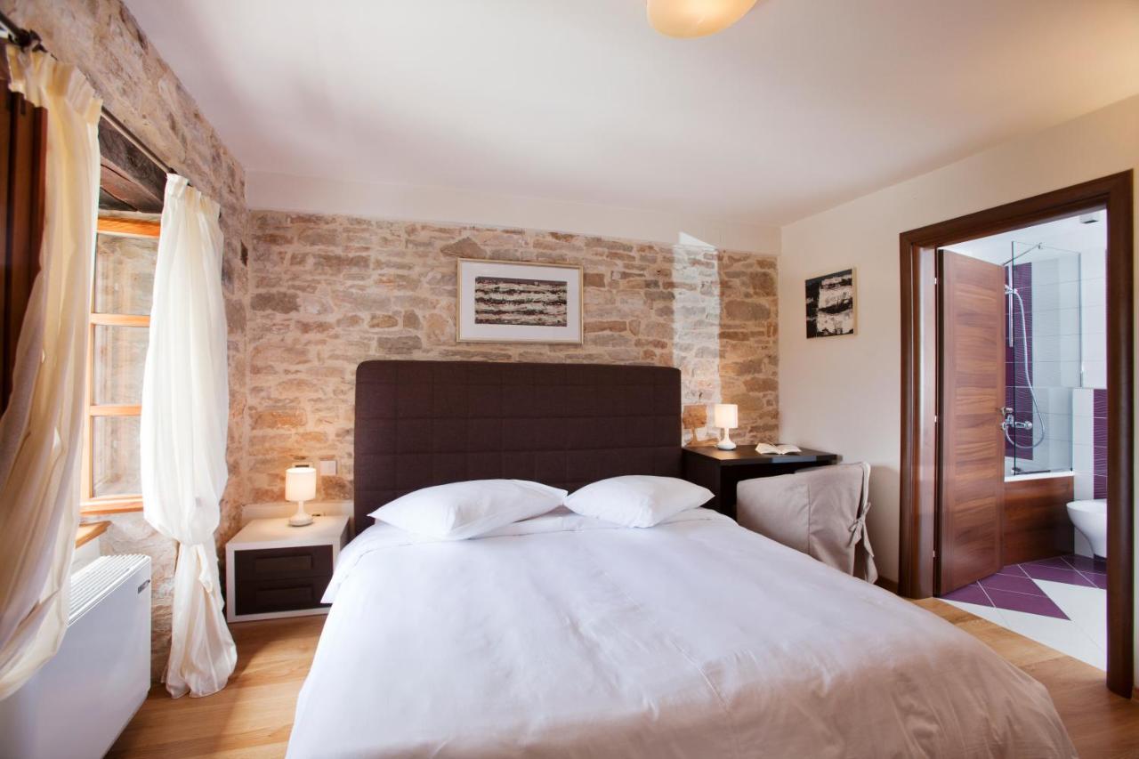 Villa Poropati, Groznjan, Istria - Luxury Countryside Estate For Up To 19 Persons - Large Pool Of 80M2 With Kids Section Екстериор снимка
